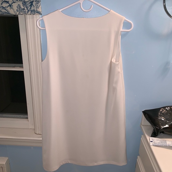 Deep v neck dress - Picture 3 of 4